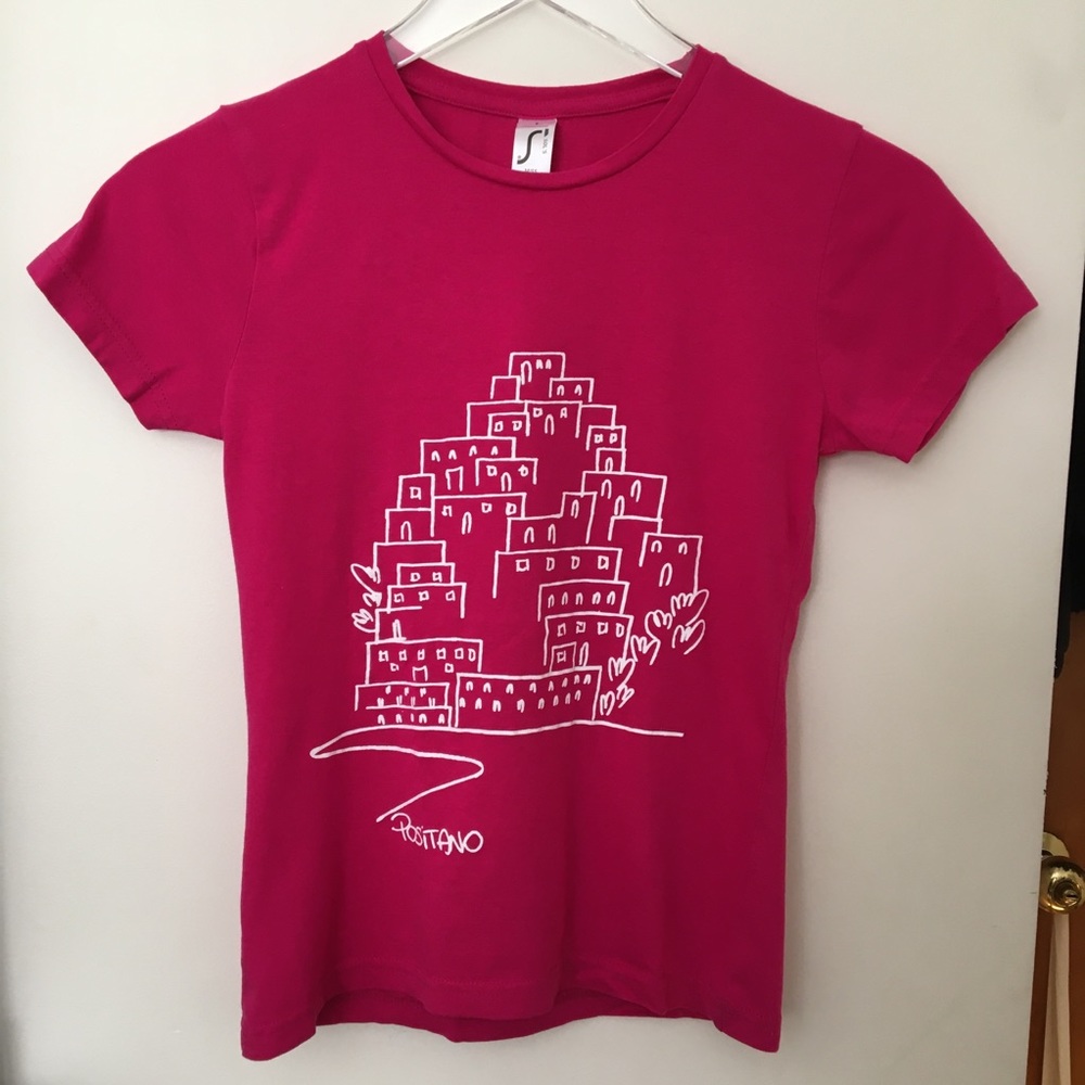 Graphic tee